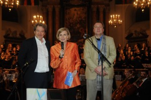 2.10.2015, Hubert Paul Kuchar, Organisation, Romy Seidl, Moderatorin, Wolfgang F Müller, Offener Himmel, Opera Concert for Peace, Dom, Salzburg, © Manfred Siebinger